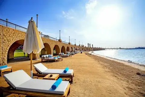 SEO Guide for Tourism Websites: Rank at the Top of Search Results